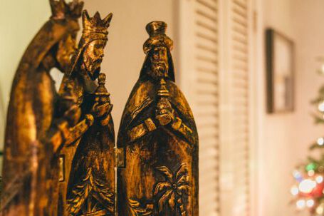 Seasonal Decor - Three Kings Figurines